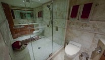 Yacht LOOSE ENDS -  Master Bathroom